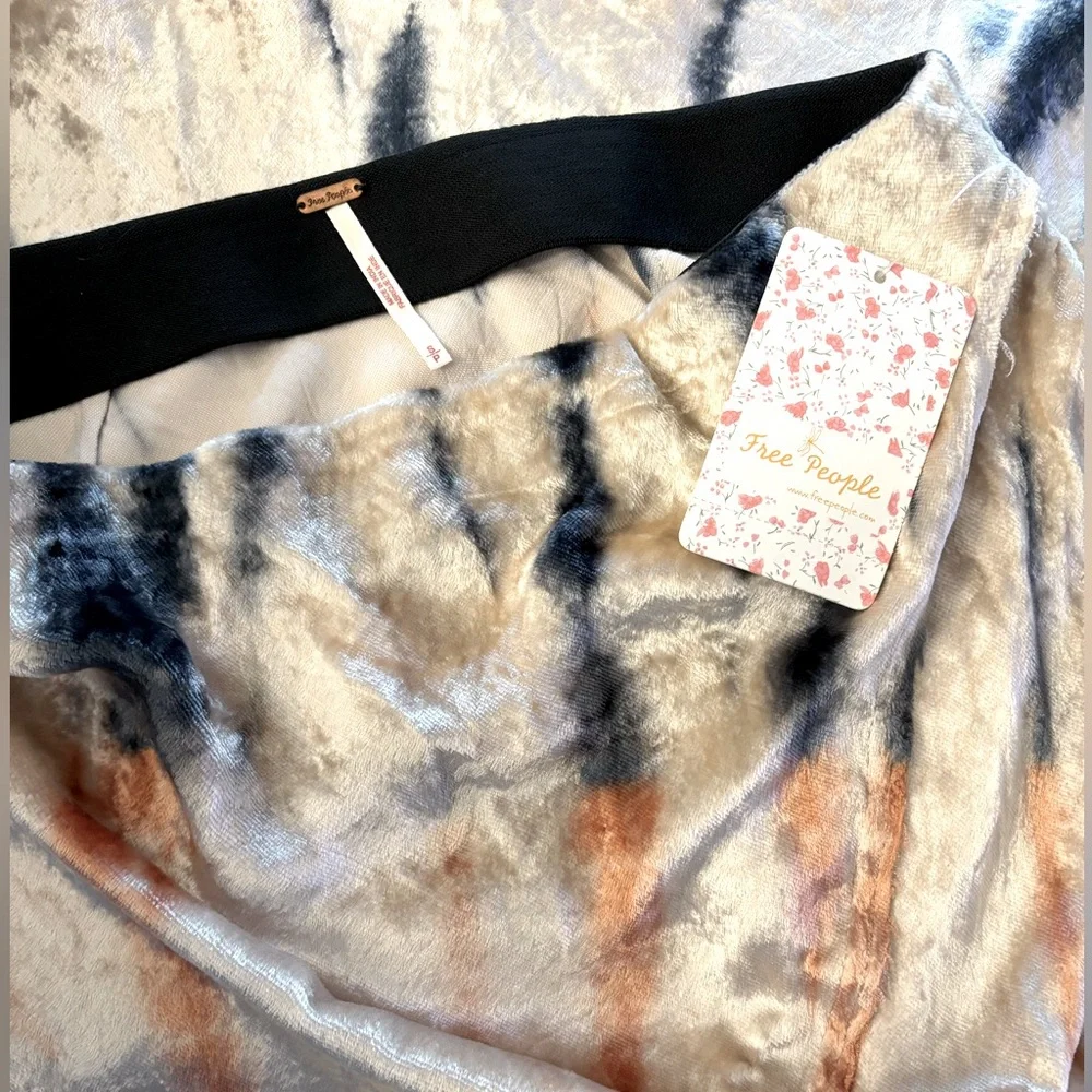 Free People Serious Swagger Velvet Tie-Dye Skirt Vintage Inspired size S NWT - Picture 10 of 10